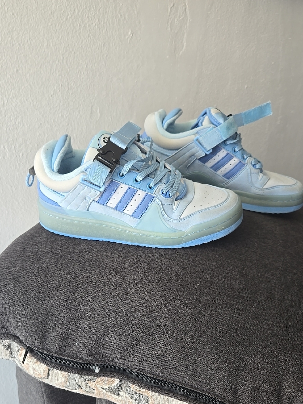 Adidas Bad Bunny X Forum Buckle Low Size 6.5. I cannot determine its authenticit